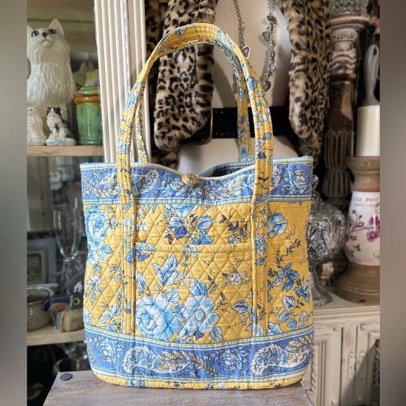 Quilted keepers Handbags - Vintage Quilted Keepers yellow & blue floral fabric tote cottage French Country